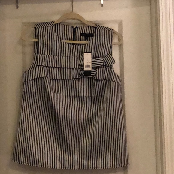 Banana Republic sleeveless top - Picture 3 of 5